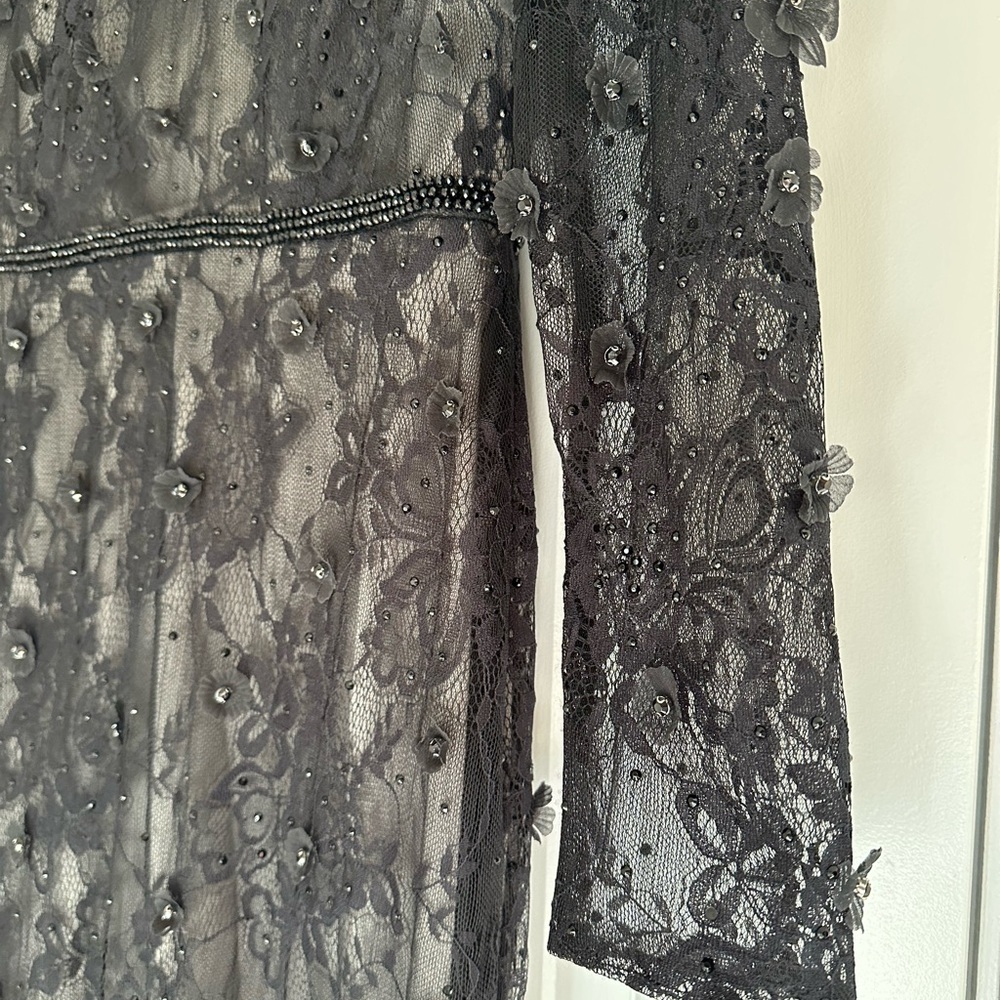 Black floral Mac Duggal cocktail dress size 8. - Picture 2 of 3
